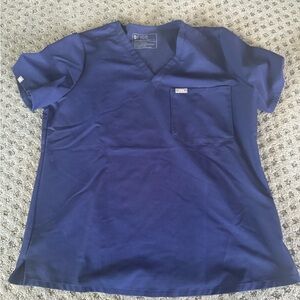 Figs Woman’s Deep Blue Short Sleeve top. Single pocket. Like new, excellent cond